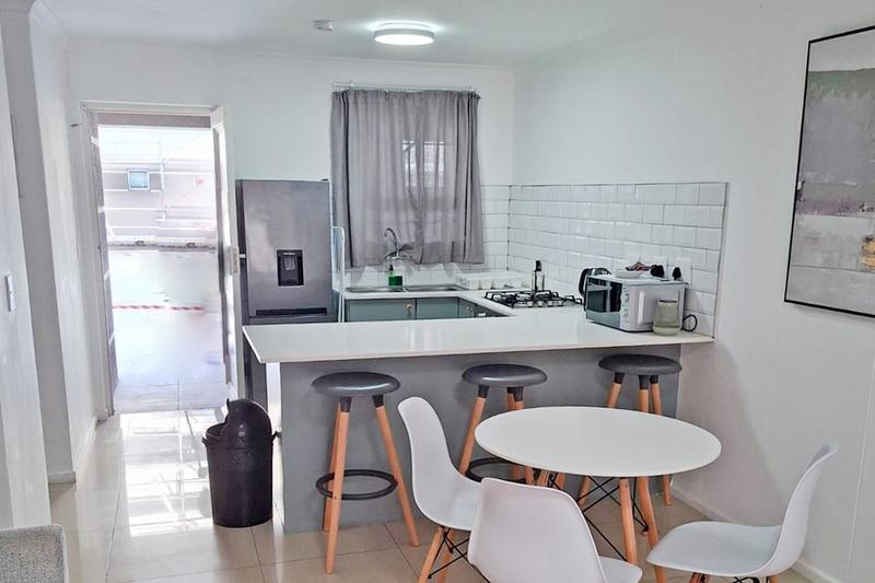 2 Bedroom Property for Sale in Gardens Western Cape